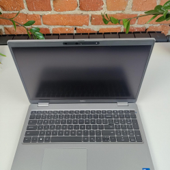 Laptop DELL Latitude 5520 i5 1145G7 16GB 256GB SSD FHD Windows 11 PRO Klasa A 