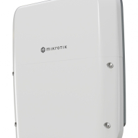 Router MikroTik Outdoor RB5009UPr+S+OUT