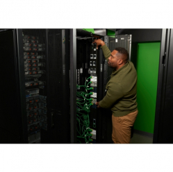 APC NetShelter Rack PDU Advanced Switched Metered Outlet 17.3kW 3PH 415V 30A 530P6 48 Outlet