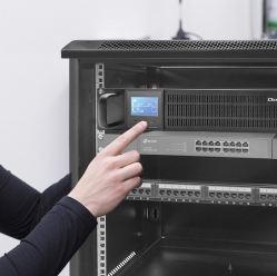 Qoltec Zasilacz awaryjny UPS RACK | 1kVA | 800W | LCD 