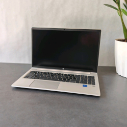 HP ProBook 450 G8 i5-1135G7 16GB 512GB SSD 15.6" FHD Windows 11 Pro Refurbished Klasa A