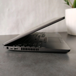 Lenovo ThinkPad T14 Gen 2 i5 2.6 1145G7 16GB 256GB SSD 14" FHD Windows 11 Pro Refurbished Klasa A 