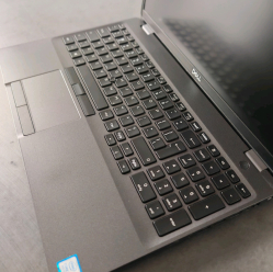 Dell Latitude 5501 i5 2.5 9400H 16GB 512SSD 1920x1080 Windows 11 Pro Refurbished Klasa B 