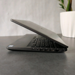 Dell Latitude 5501 i5 2.5 9400H 16GB 512SSD 1920x1080 Windows 11 Pro Refurbished Klasa B 