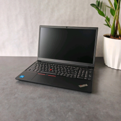 Laptop Lenovo ThinkPad E15 Gen 2 i5 2.4 1135G7 8GB 256GB SSD 15" FHD Windows 11 Pro Refurbished Klasa A 