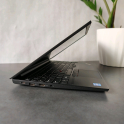 Laptop Lenovo ThinkPad E15 Gen 2 i5 2.4 1135G7 8GB 256GB SSD 15" FHD Windows 11 Pro Refurbished Klasa A 