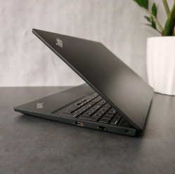 Laptop Lenovo ThinkPad E15 Gen 2 i5 2.4 1135G7 8GB 256GB SSD 15" FHD Windows 11 Pro Refurbished Klasa A 