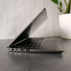 Dell Latitude 5300 2in1 i5-8265U 16GB 256GB SSD 13.3" FHD Windows 11 Pro Refurbished Klasa A