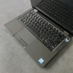 Dell Latitude 5300 2in1 i5-8265U 16GB 256GB SSD 13.3" FHD Windows 11 Pro Refurbished Klasa A