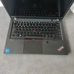 Lenovo ThinkPad T14S Gen 2 i5 2.6 1145G7 16GB 256GB SSD 14" FHD Windows 11 Pro Refurbished Klasa A 
