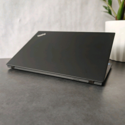 Lenovo ThinkPad T14S Gen 2 i5 2.6 1145G7 16GB 256GB SSD 14" FHD Windows 11 Pro Refurbished Klasa A 