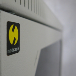 Szafa serwerowa Netrack 10'' 9U 300 mm   popiel drzwi  przeszklone