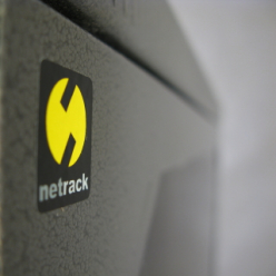 Szafa serwerowa Netrack 19'' 6U 400 mm   grafit drzwi przeszklone otwierane bok